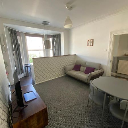 The Walnut Suite Lovely One Bedroom Flat In Stoke. Плимът Екстериор снимка