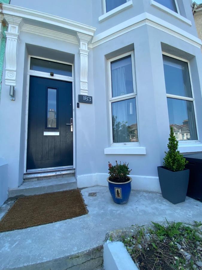 The Walnut Suite Lovely One Bedroom Flat In Stoke. Плимът Екстериор снимка